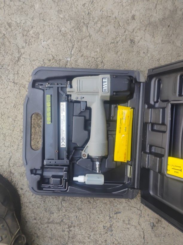 Porter-Cable 18-Gauge Brad Nailer Kit, likely the BN200C model