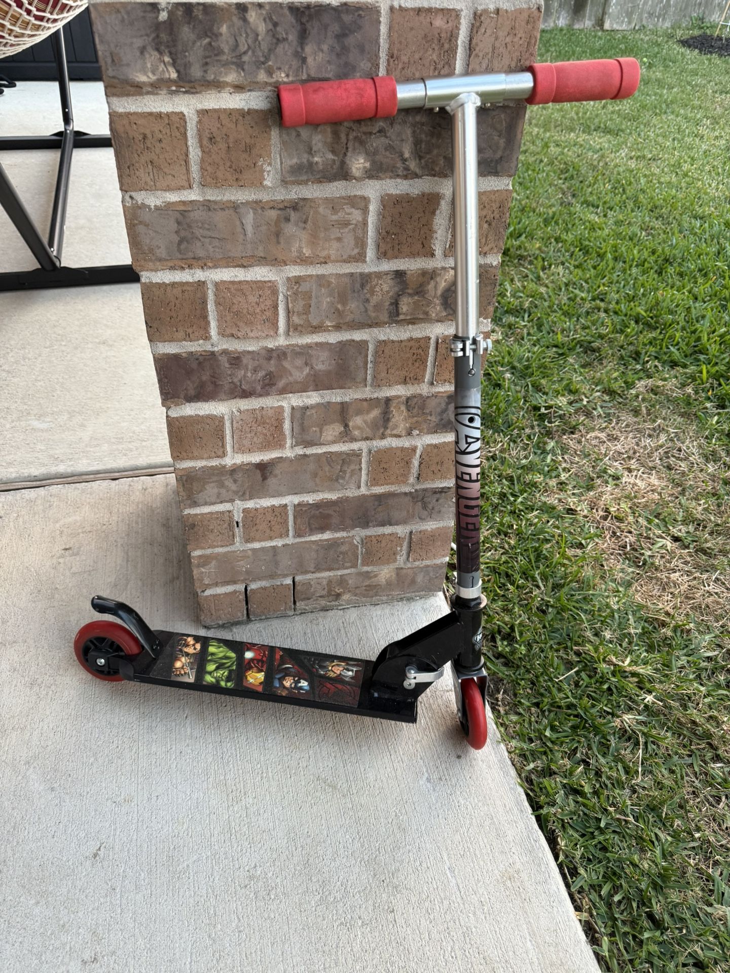 Marvel Avengers Boys Inline 2 - Wheel Scooter