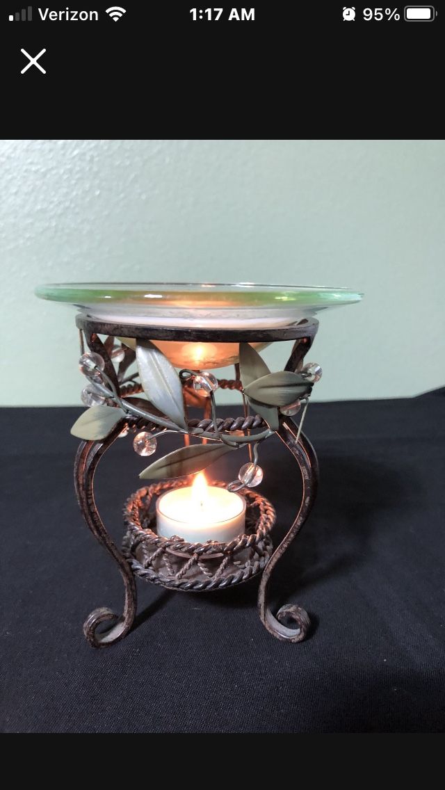 Partylite aroma warmer 5 1/2” T 4 1/2” W