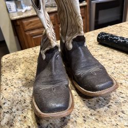 Nocona Deputy men's western boot with a chocolate brown textured leather foot and a white shaft