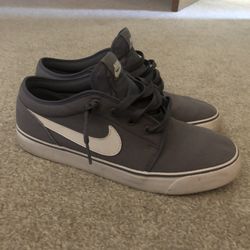Nike Toki Low Sneaker