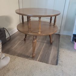 ANTIQUE COFFEE TABLE / Moving