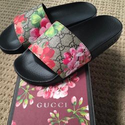 Gucci Bloom Slides