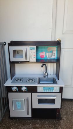 KidKraft play kitchen