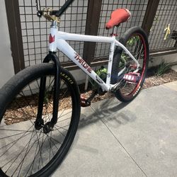 Throne Crismsion 29er