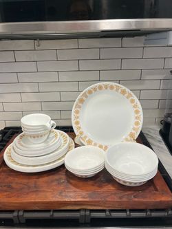 Vintage 36 Piece Corelle Butterfly Gold Dinnerware Set