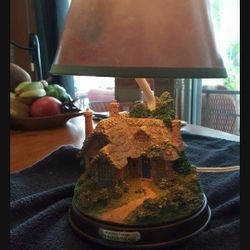Thomas Kincade Lamp. Lights Up