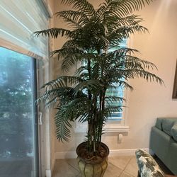 8ft Artificial Areca palm tree - Excellent Condition 