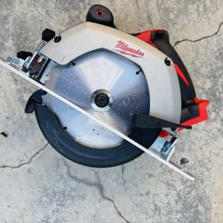 Milwaukee 18V 6-1/2 in. Circular Saw (TOOL ONLY/SOLO LA HERRAMIENTA)