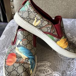 women's shoes size 10