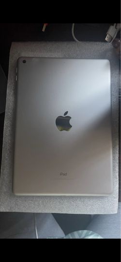 Apple iPad 6th Generation 32GB Silver (Wi-Fi)