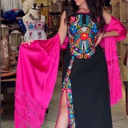 Vestidos Bordados Méxicanos - Beautiful Mexican Dresses  - Precios Varian - Prices Vary