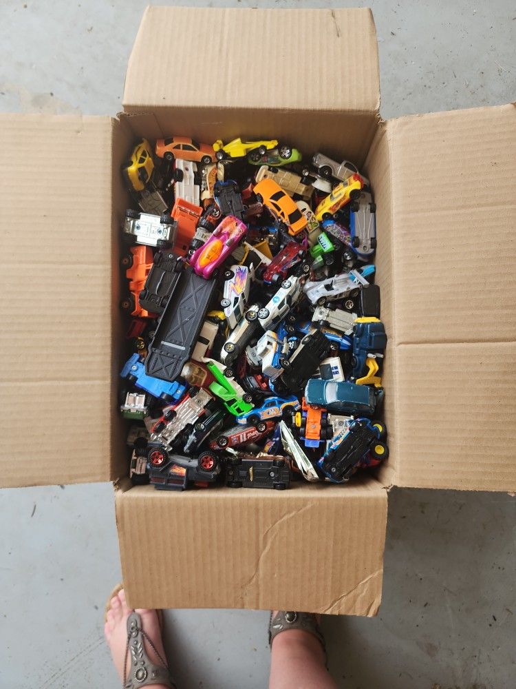 492 Vintage Hot Wheels.