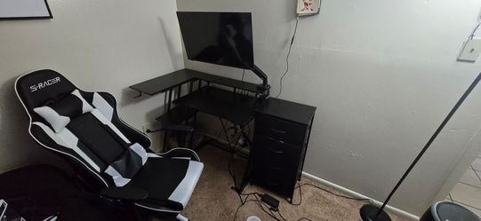Gaming desk