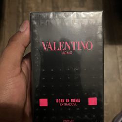 Valentino Born In Roma Extradose