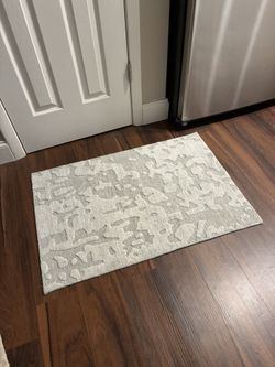 Handmade Leilani Silver Rug 2x3 