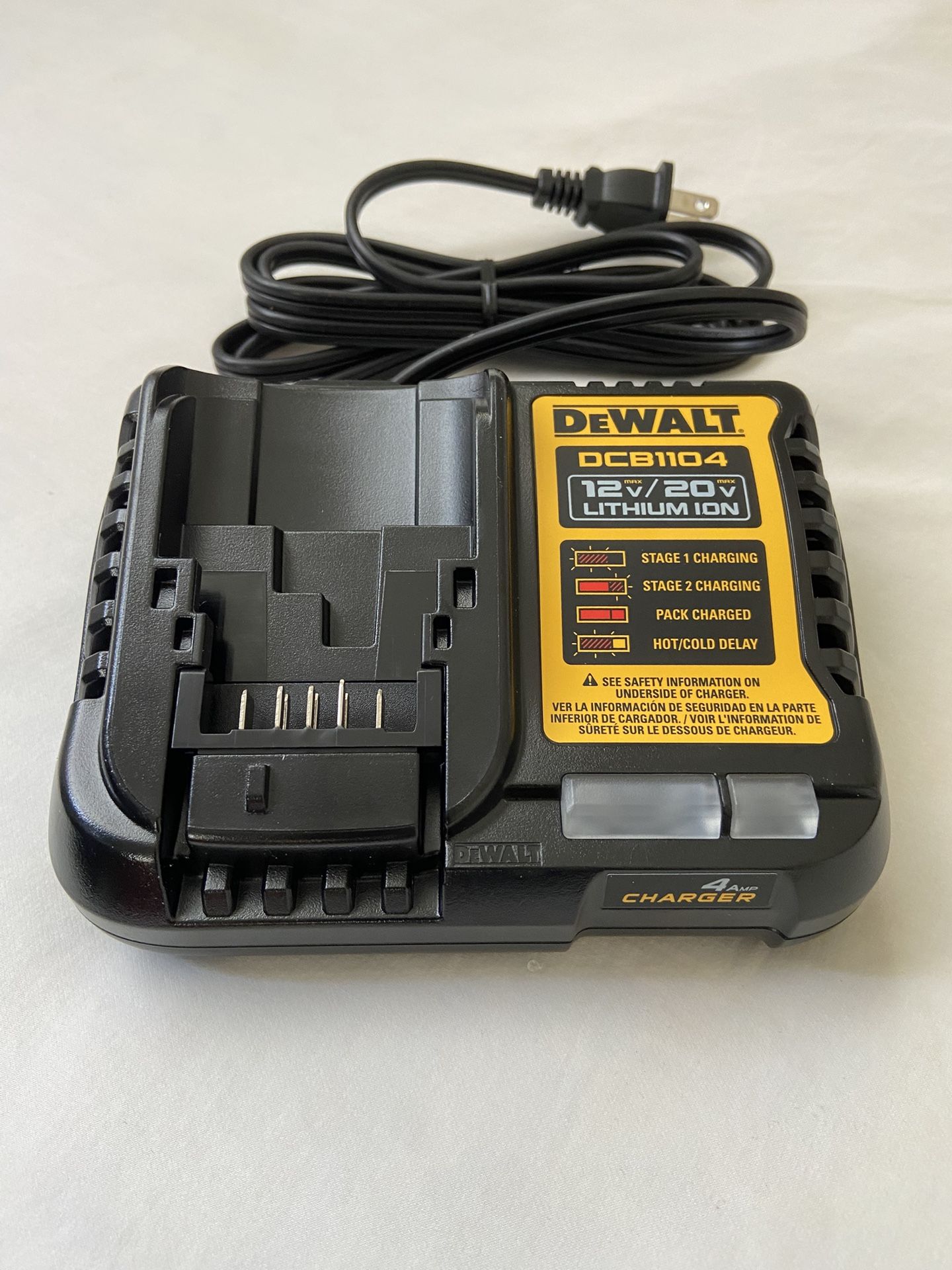 DeWalt 4. Amp Charger