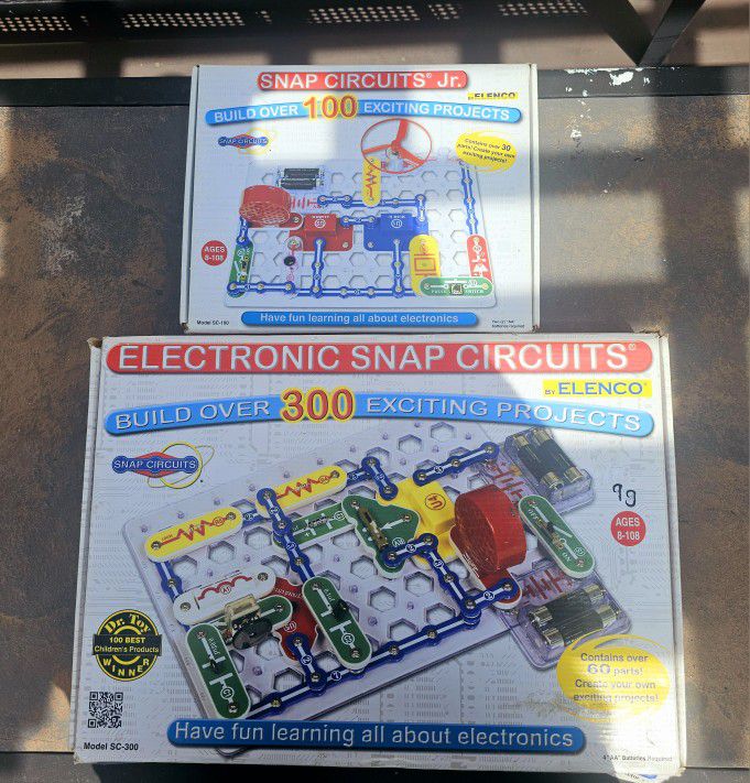 Complete Elenco Electronic Snap Circuits Model SC-300 with Box and Manuals Plus Bonus SC-100 set