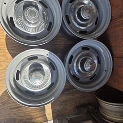 Like New Condition 8x15 Authentic Vette Rallys