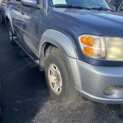 2004 Toyota Sequoia 