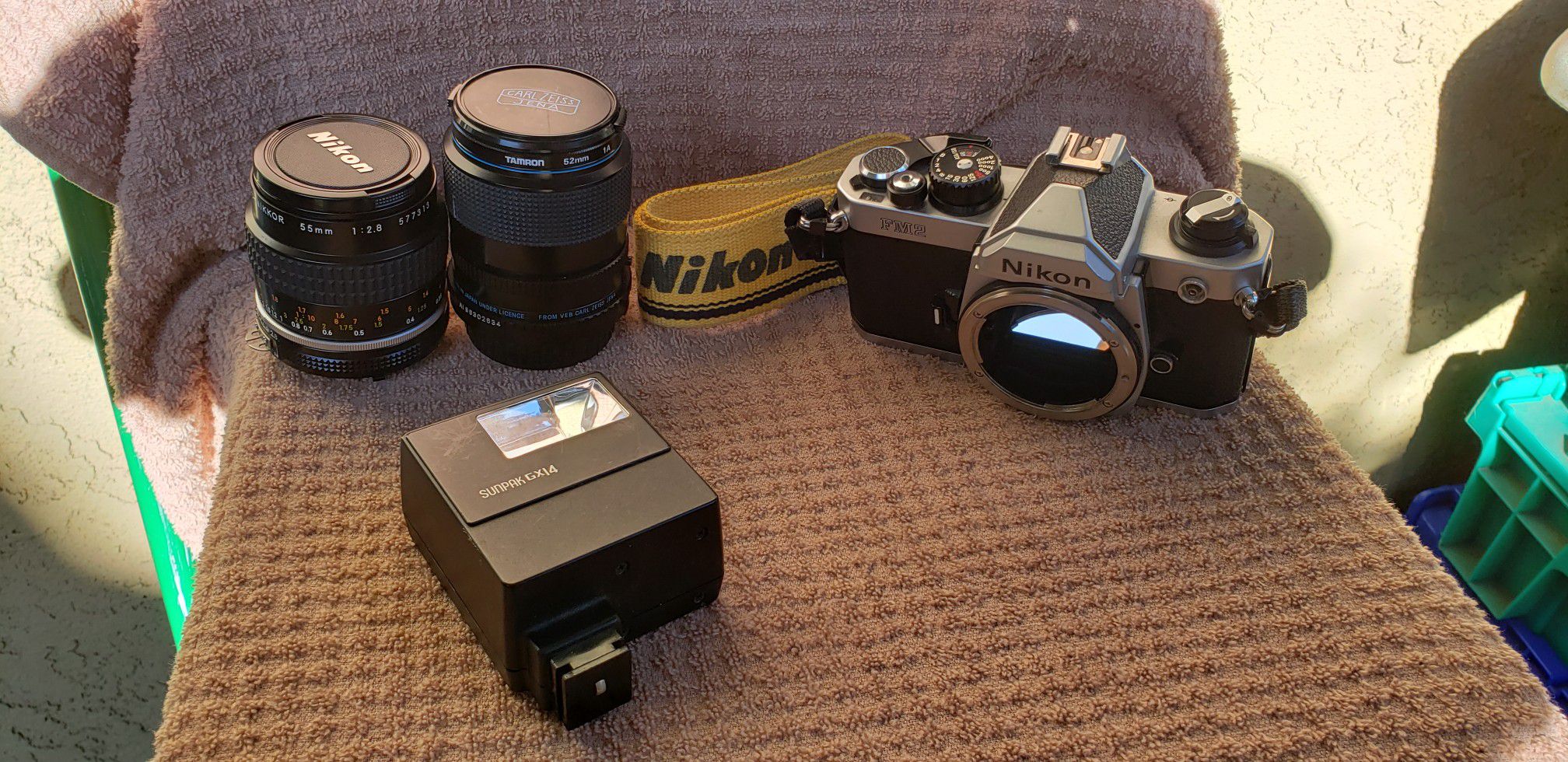 Nikon FM2 - flash + lenses + bag