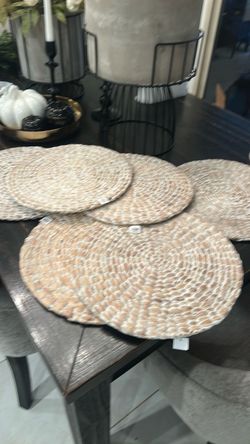 Round Whitewashed Water Hyacinth Placemat