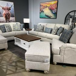 Traemore Linen Living Room Set