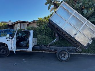 Dump truck