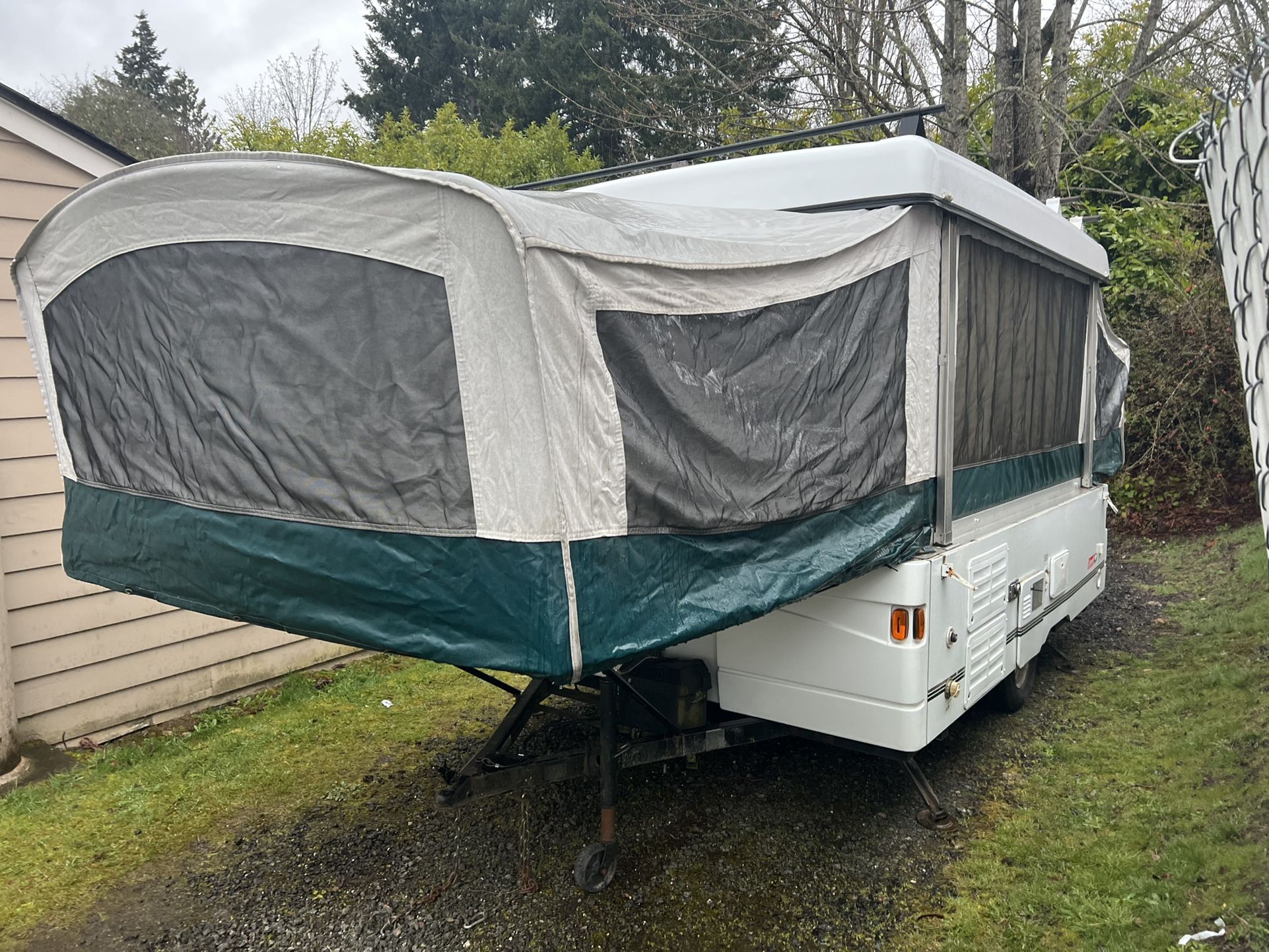 2001 Coleman Santa Fe Tent Trailer