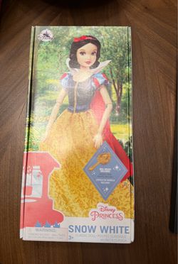 NEW Disney Snow White 12" Classic Doll