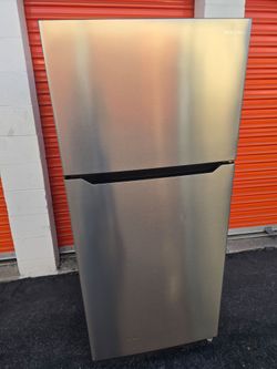 INSIGNIA Apartment Fridge
