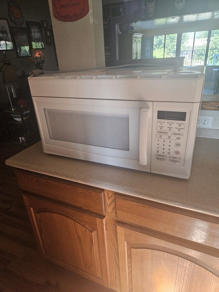 mountable microwave oven