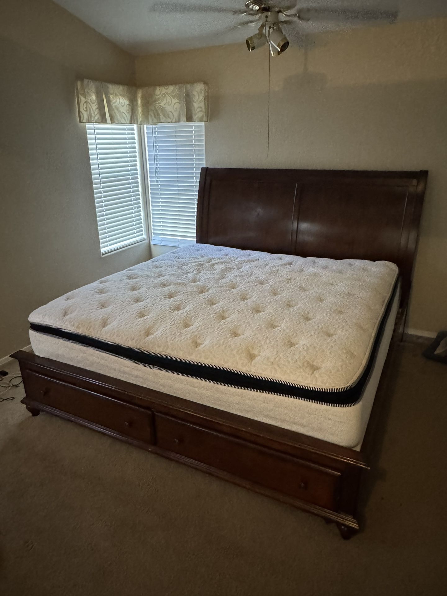 King Sized Bedroom Set
