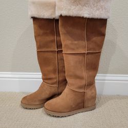 Over-the-Knee UGG Boots Barely Worn – Size 9