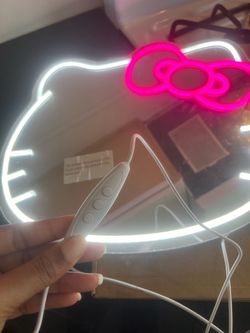 HELLO KITTY LED MIRROR