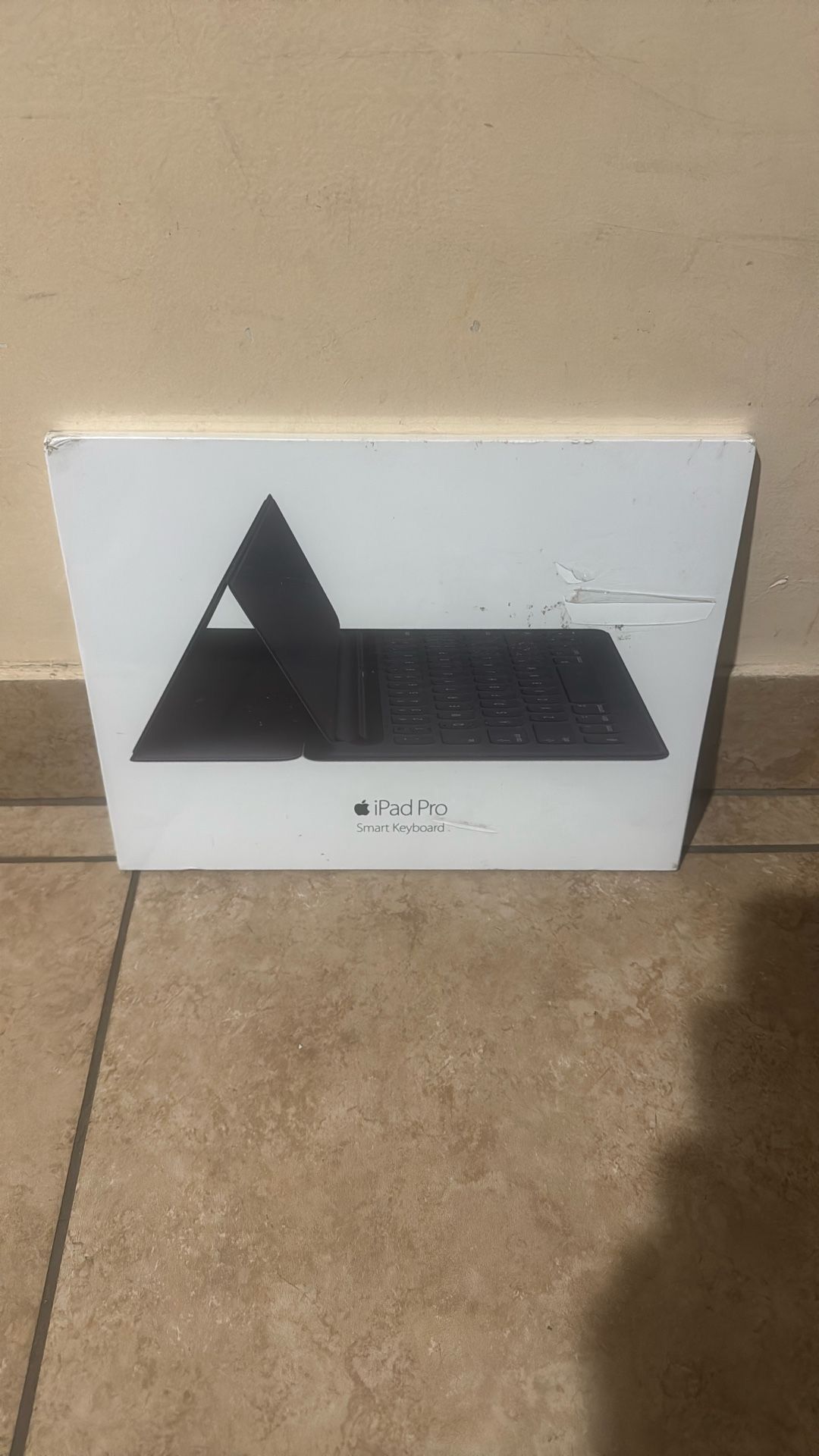 Apple - Smart Keyboard Folio for 12.9-inch iPad Pro (6th Generation) - Black