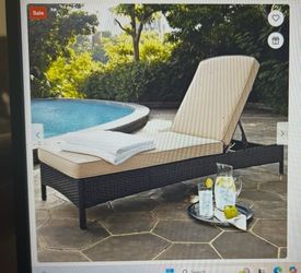 Outdoor Wicker Chaise Lounge Chair