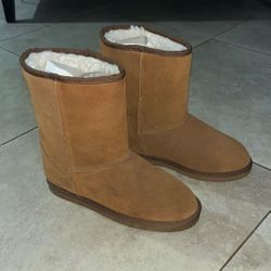 Alpine Design Women’s Tan Boots, Size 9