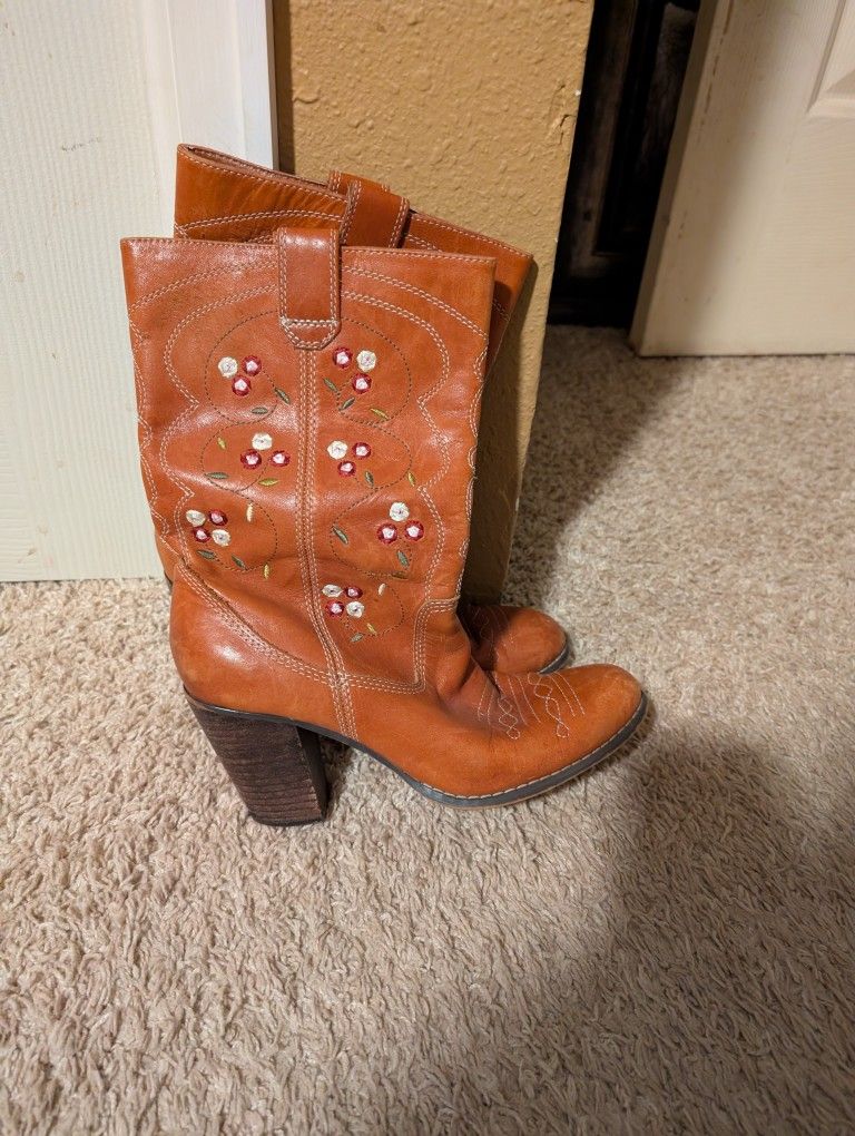 Seychelles Embroidered Cowgirl boots
