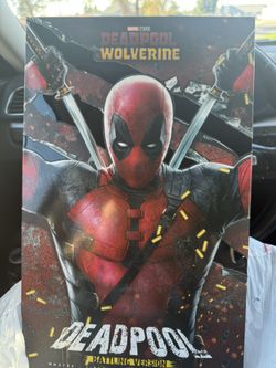 Hot Toys Deadpool Battling Version Brand New
