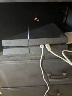 PS4 w/external Hard Drive And Controllers