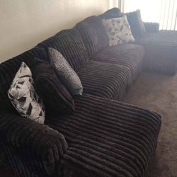 HUGE 3 PIECE BLACK SECTIONAL 