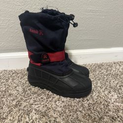 Youth Kamik size 2 snow boots. 