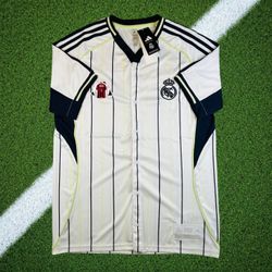 Real Madrid baseball jersey size L slim fit (Fits more like M)