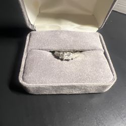 Engagement Ring White Gold (12k) 3-Stone Princess Style