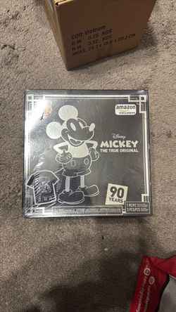 Funko pop Mickey Mouse amazon exclusive box size XL