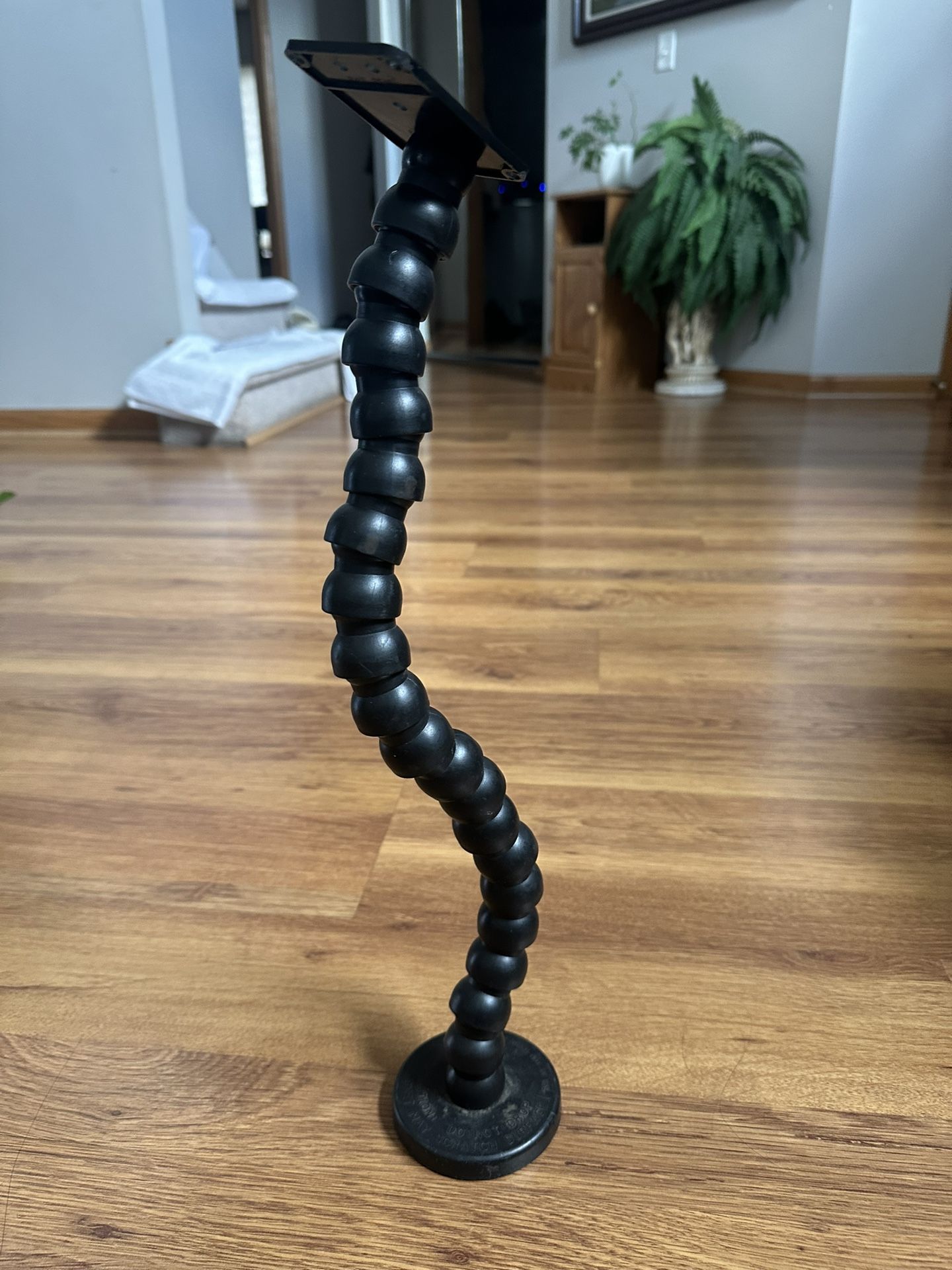 Stand Handle Holding Control 