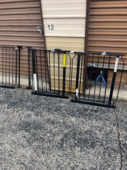 Pet / kids gates