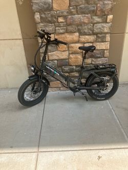 Lectric xp4- 750w motor- 28mph- still under warranty