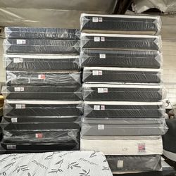 Queen Size Mattress Pillow Top. 12”      New Mattress.     We Offer Same Day Delivery 